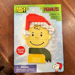 Charlie Brown Holiday Building Set - Red, Yellow, and Green